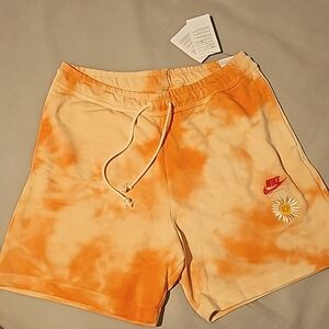 NWT Mens Nike shorts Sz L